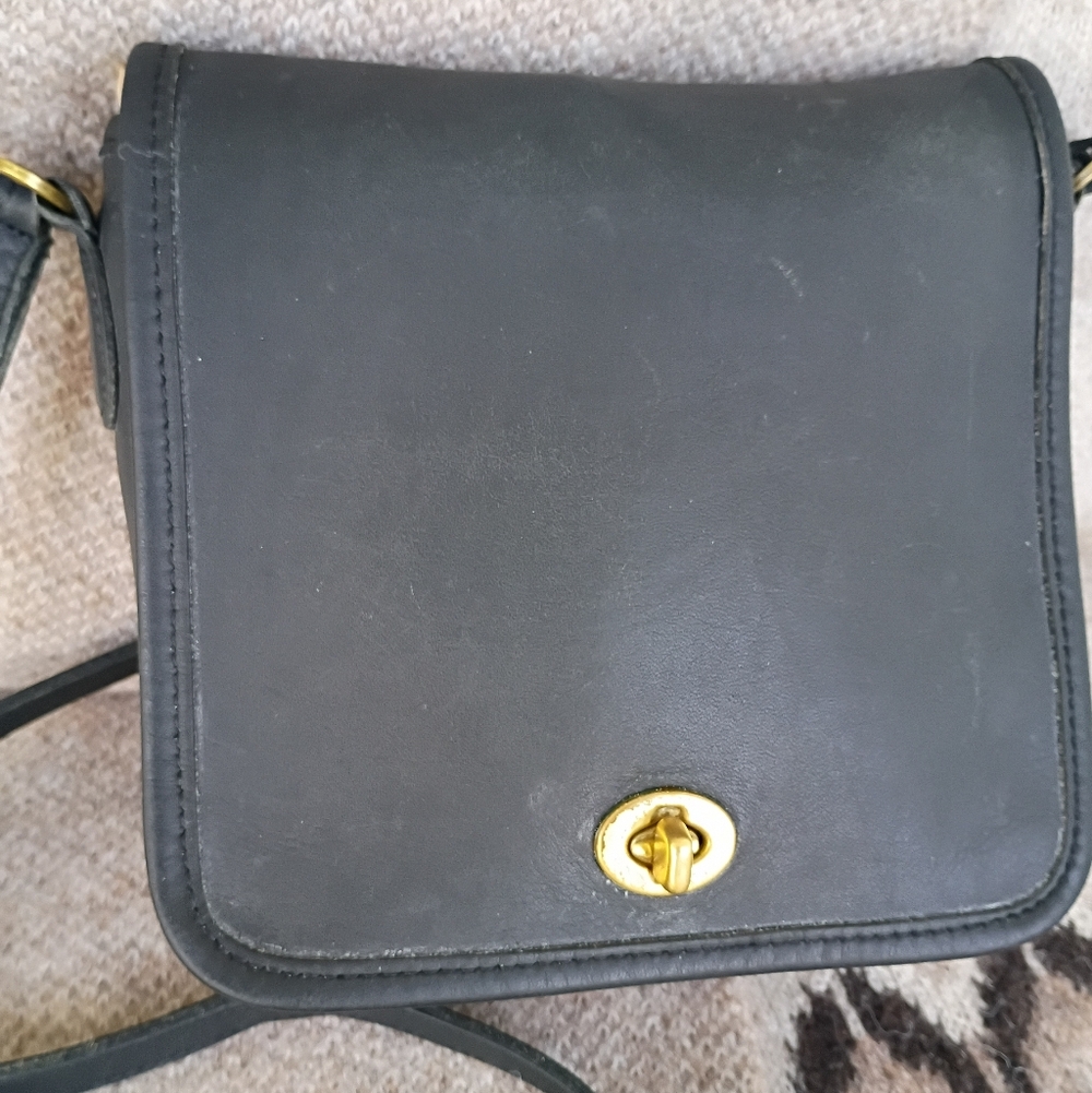 Coach Vintage Turn Lock Purse - Picture 2 of 8